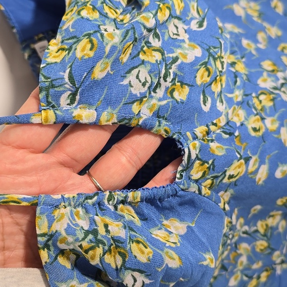 {ASTR The Label} Vivian Dress in Blue Floral - Size Medium - Picture 11 of 17